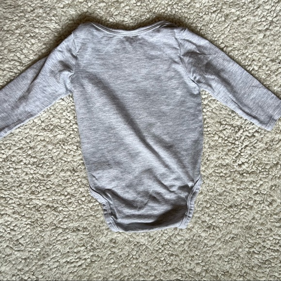 H&M Baby Onesie & Cap Set - Picture 3 of 6